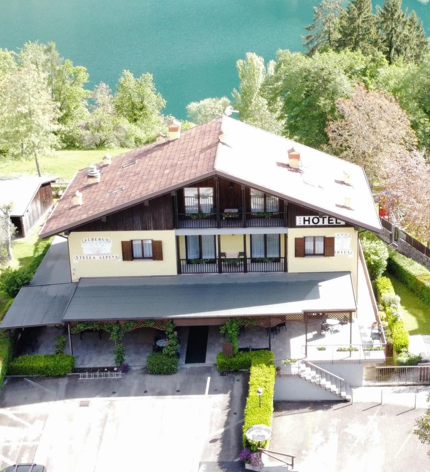 Albergo Stella Alpina Tenno Buitenkant foto