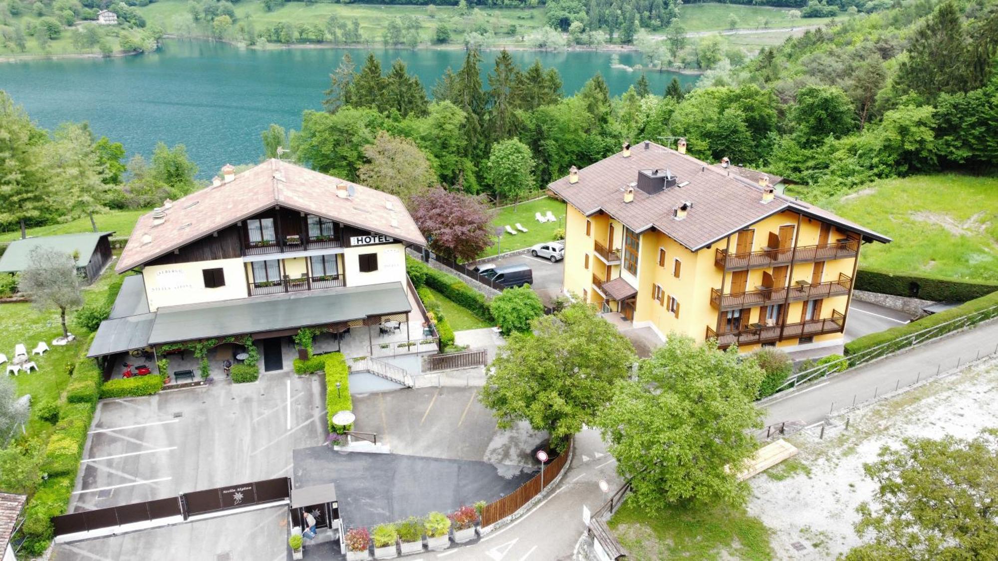 Albergo Stella Alpina Tenno Buitenkant foto