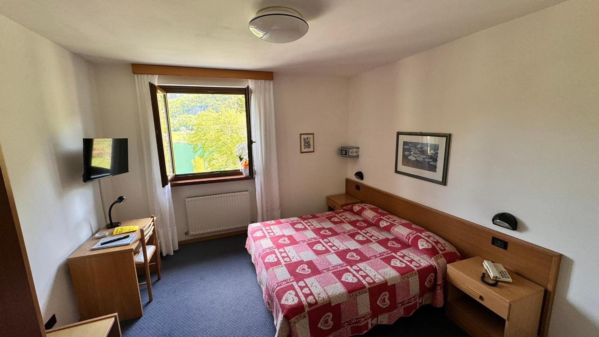 Albergo Stella Alpina Tenno Buitenkant foto