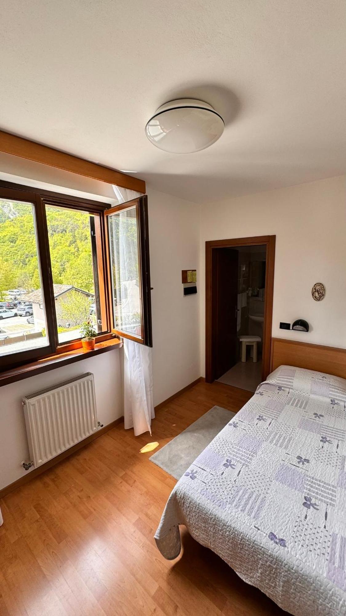 Albergo Stella Alpina Tenno Buitenkant foto