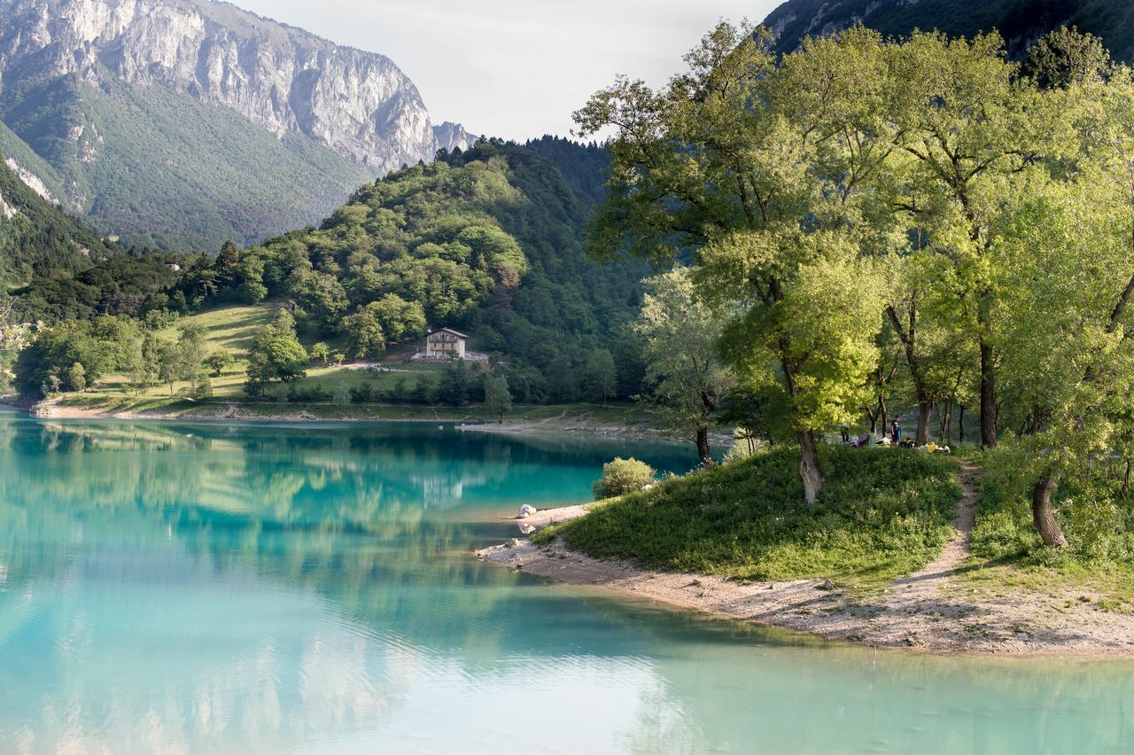 Albergo Stella Alpina Tenno Buitenkant foto
