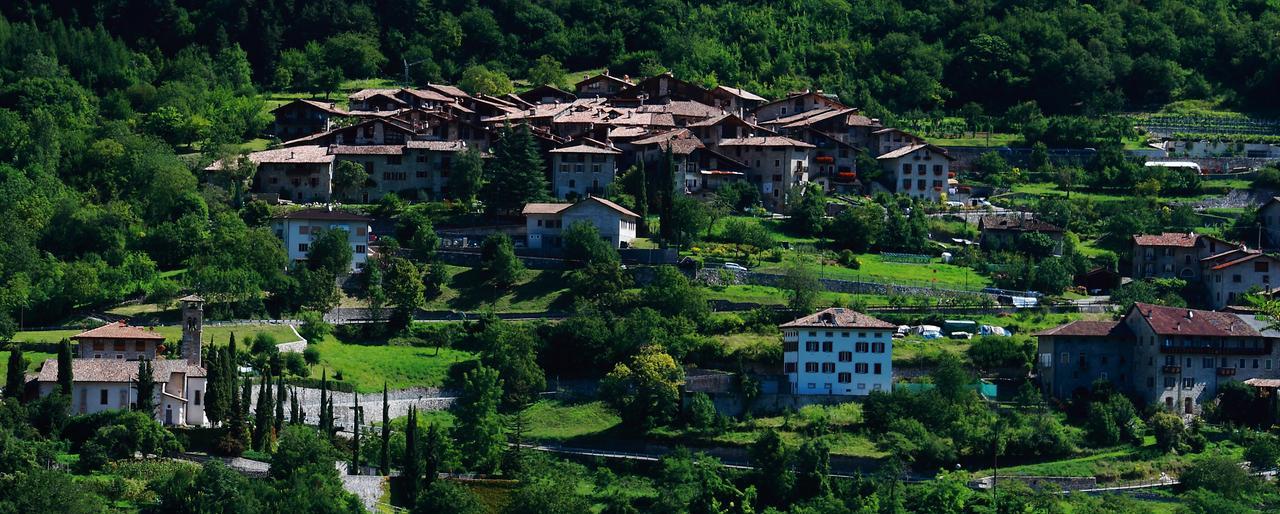 Albergo Stella Alpina Tenno Buitenkant foto